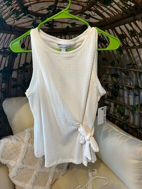*NEW Nine West Cream Textured Sleeveless Tank with Side Knot